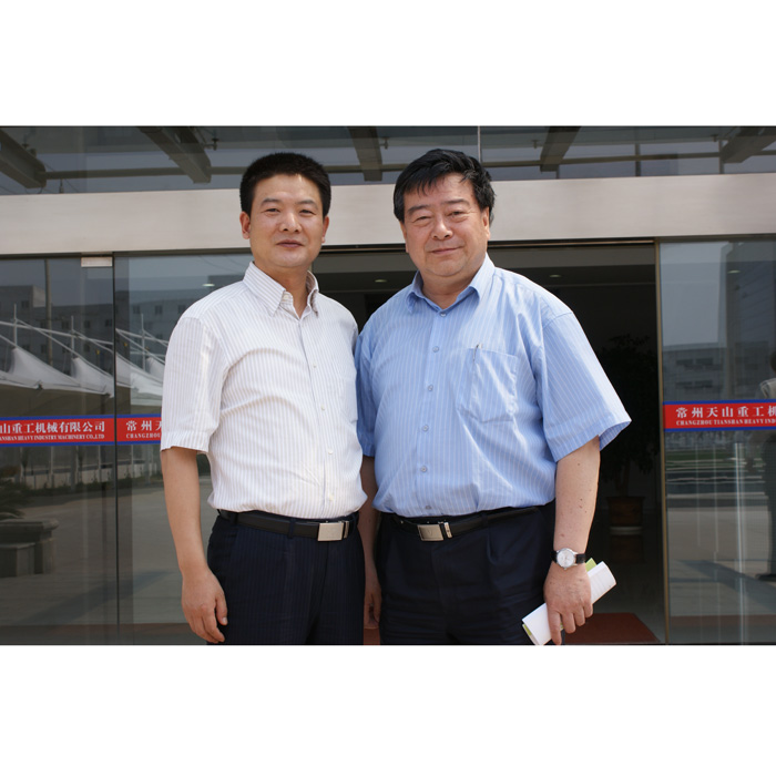 國務(wù)院參事、中國再生能源學(xué)會理事長石定寰考察天山重工